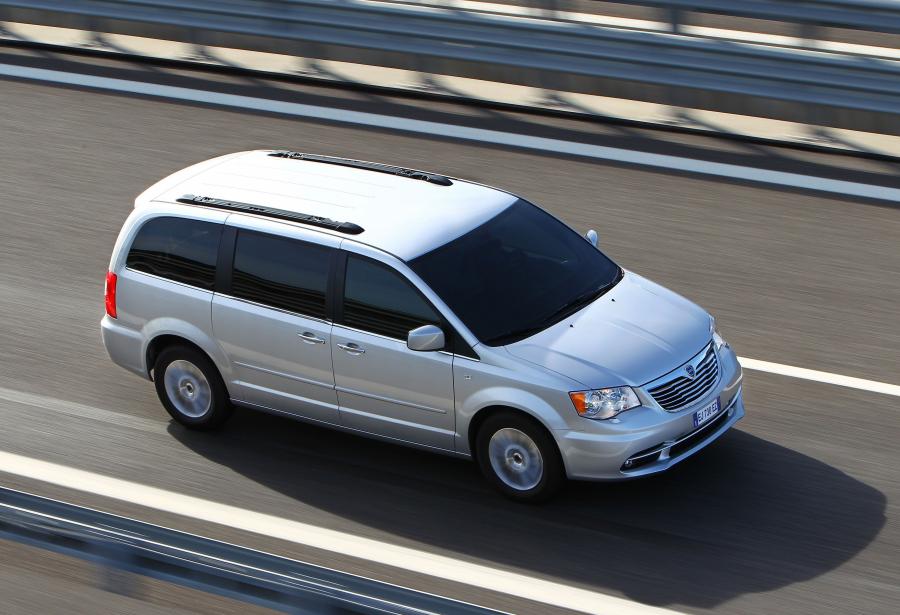  Lancia Voyager 2011 года  (фото 29 из 66)